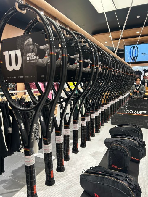 【Wilson】PRO STAFF CLASSIC発売日にウイルソン東京丸の内ブランドストアにお伺いしていろいろな方にお会いしてきました♪【テニス用品に関するブログ＠テニスショップLAFINO 冨貴塚 裕太】