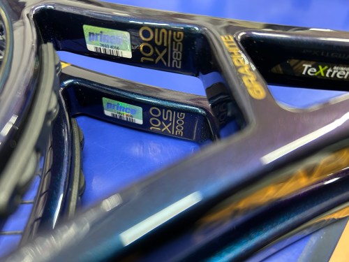 【Prince】「とにかく使いやすい」がキーワード！PHANTOM GRAPHITE100XS予約受付中！店頭では試打も準備完了！【テニス用品に関するブログ＠テニスショップLAFINO 冨貴塚 裕太】