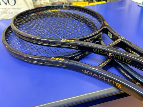 【Prince】「とにかく使いやすい」がキーワード！PHANTOM GRAPHITE100XS予約受付中！店頭では試打も準備完了！【テニス用品に関するブログ＠テニスショップLAFINO 冨貴塚 裕太】