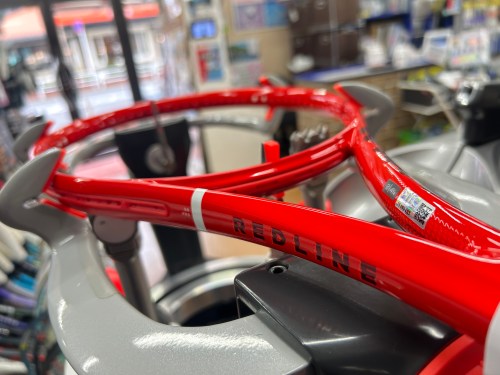 張っても張っても赤！たくさんのご注文をいただいている【Wilson】DEFYER（コンセプトエディションREDLINE）は順次手配を進めております！【テニス用品に関するブログ＠テニスショップLAFINO 冨貴塚 裕太】